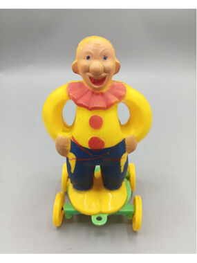 Vintage 50s Rosbro Rosen Yellow 5.5" Clown On Wheels Candy Container Toy *READ*